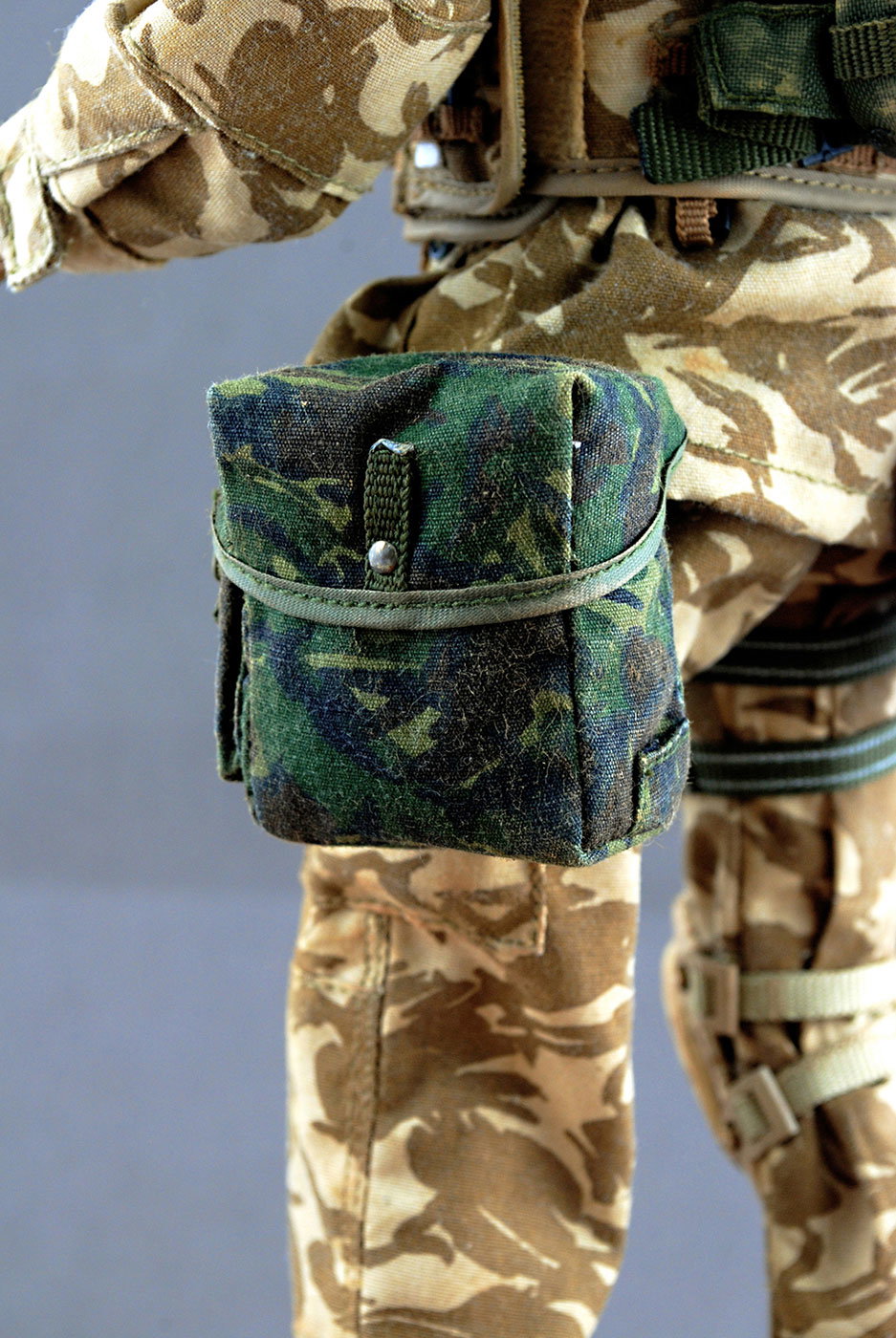 British Army Blues And Royals Regiment In Afghanistan Lieutenant image 3