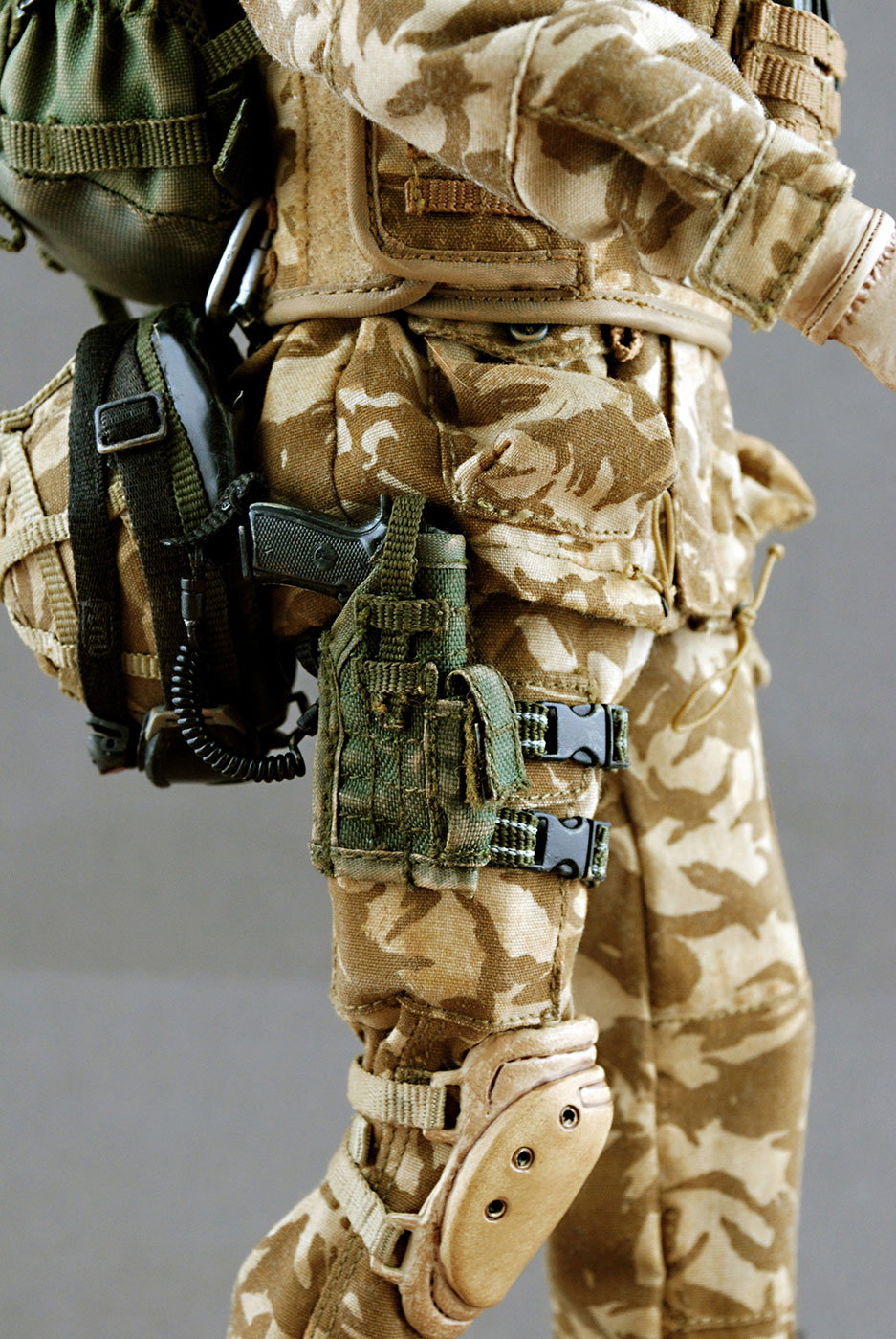 British Army Blues And Royals Regiment In Afghanistan Lieutenant image 4