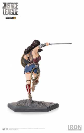 Wonder Woman - Justice League image 4