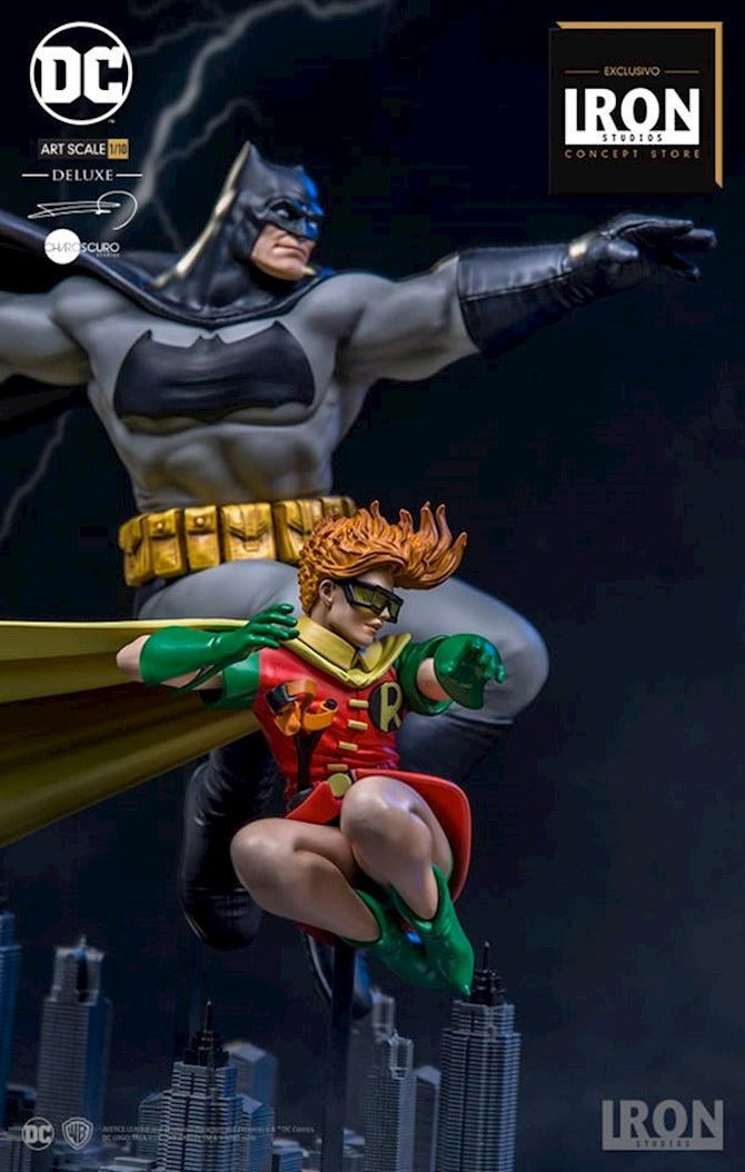 Batman & Robin Deluxe By Frank Miller - The Dark Knight Returns image 5