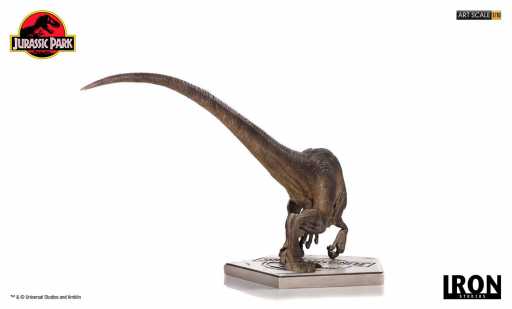 Crouching Velociraptor - Jurassic Park image 3