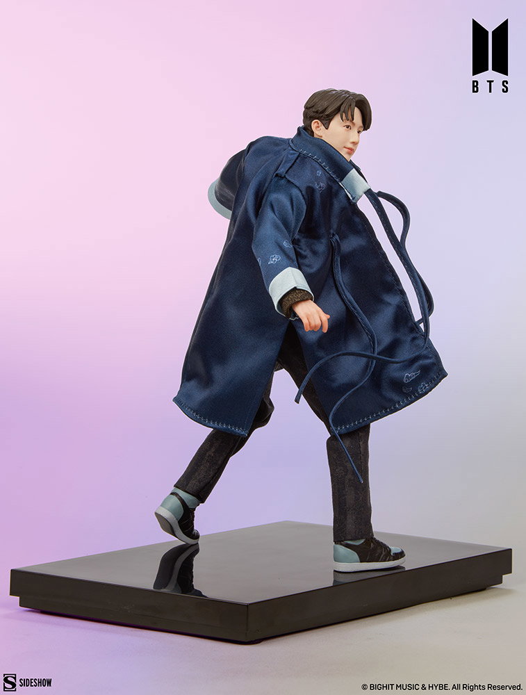 Jung Kook BTS Idol Collection Deluxe image 7