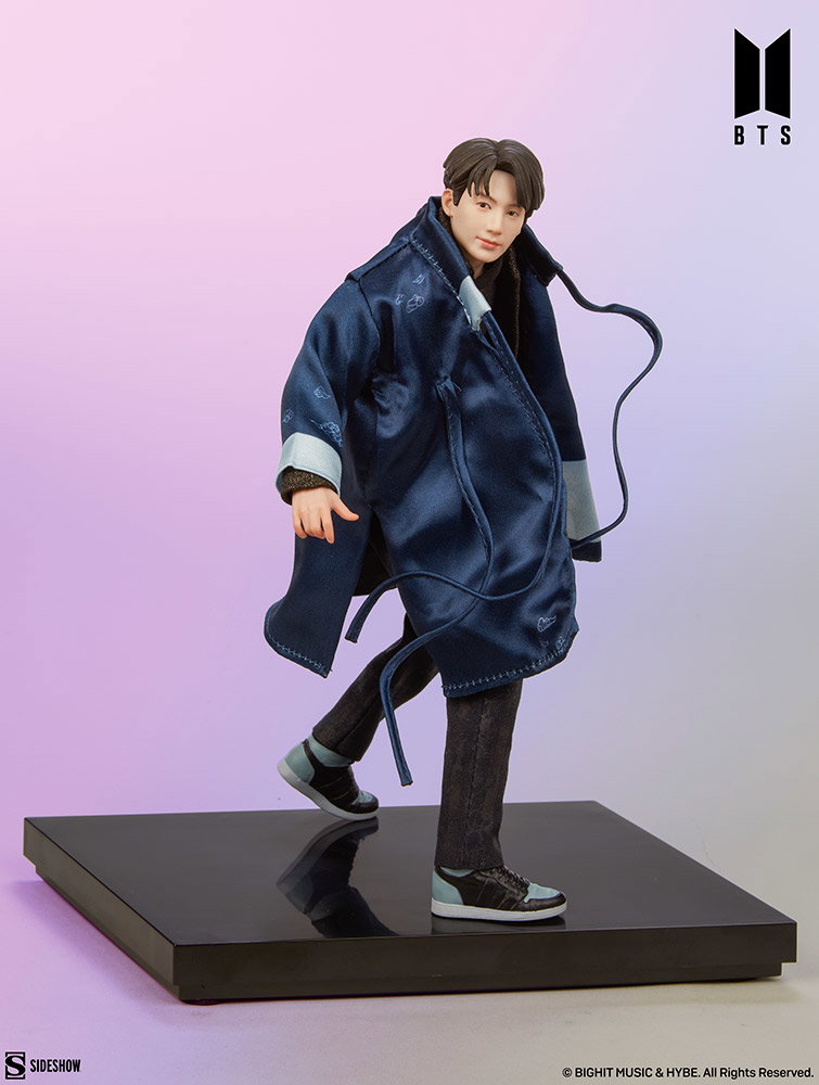 Jung Kook BTS Idol Collection Deluxe image 8