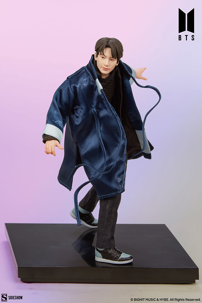 Jung Kook BTS Idol Collection Deluxe image 9