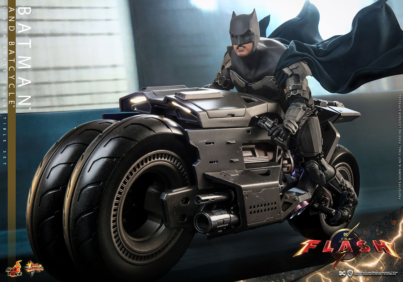 The Flash - Batman & Batcycle image 5