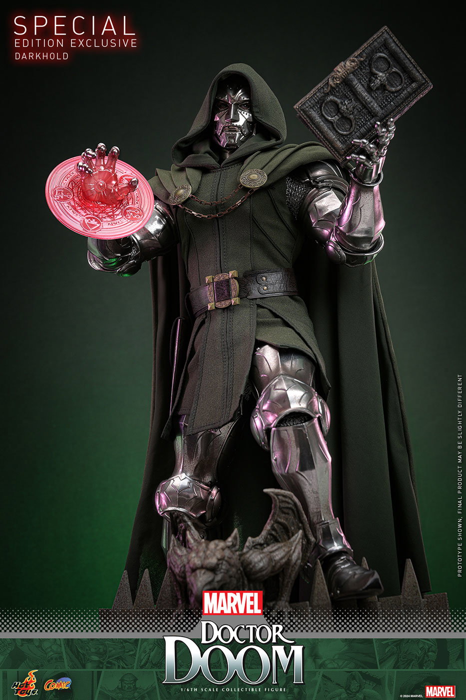 Marvel Comics - Doctor Doom [With Bonus Accessories] image 3