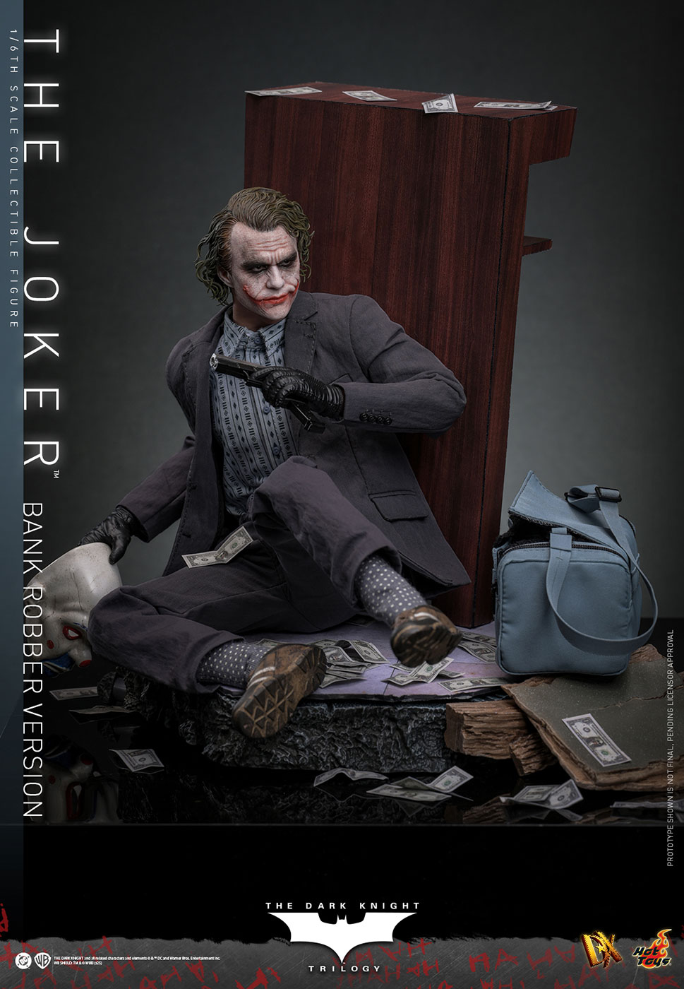 The Dark Knight Trilogy - The Joker (Bank Robber) [With Bonus Accessory] image 4