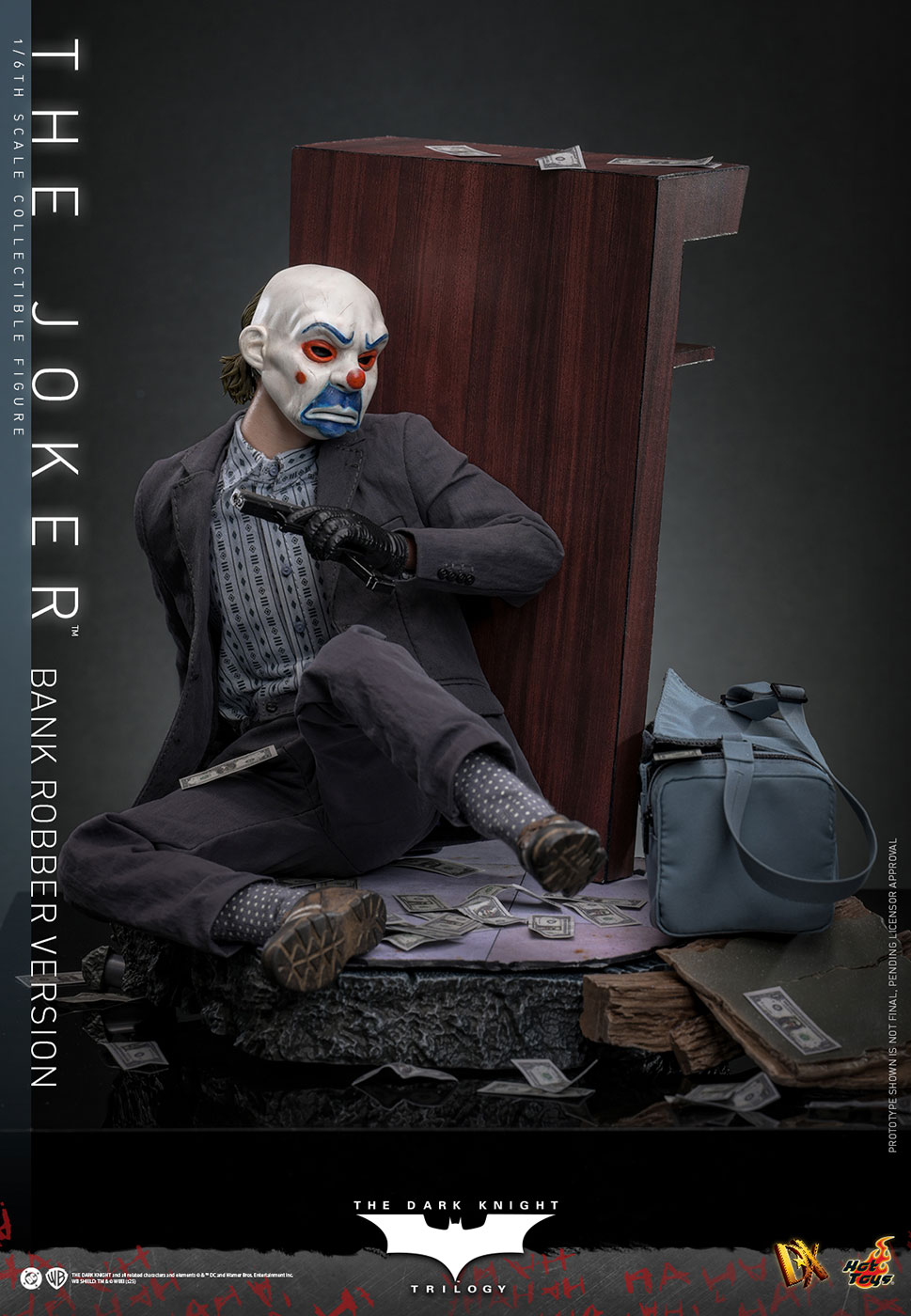 The Dark Knight Trilogy - The Joker (Bank Robber) [With Bonus Accessory] image 5