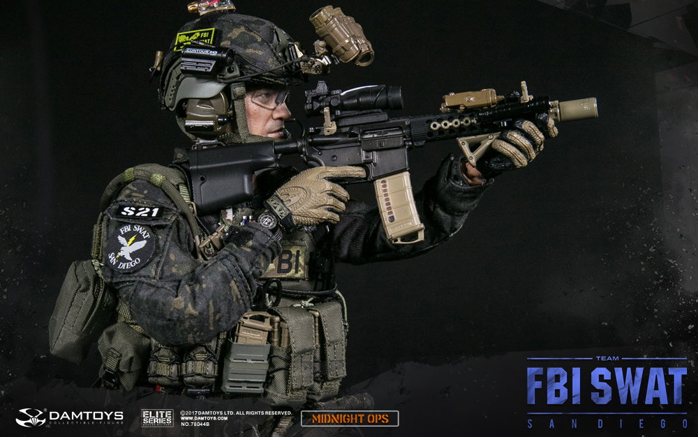 San Diego FBI SWAT agents' midnight operation image 10
