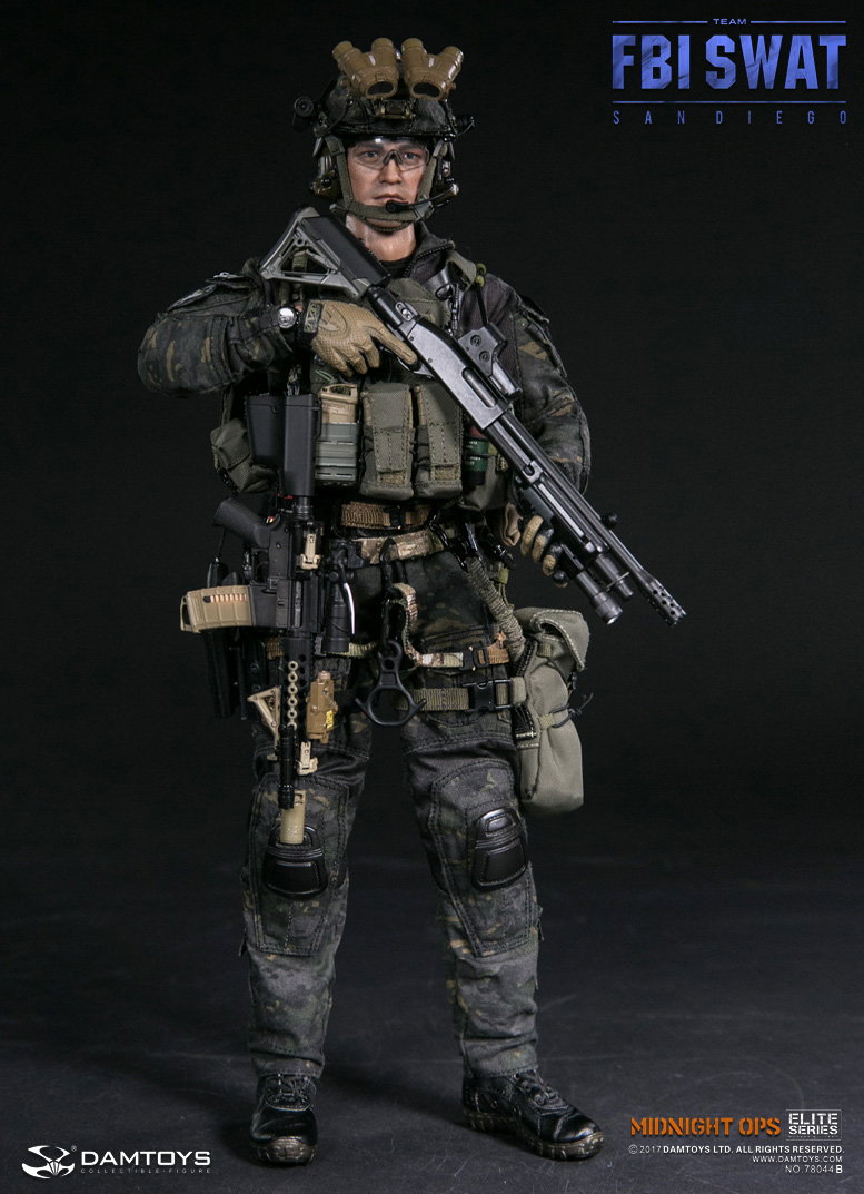 San Diego FBI SWAT agents' midnight operation image 2