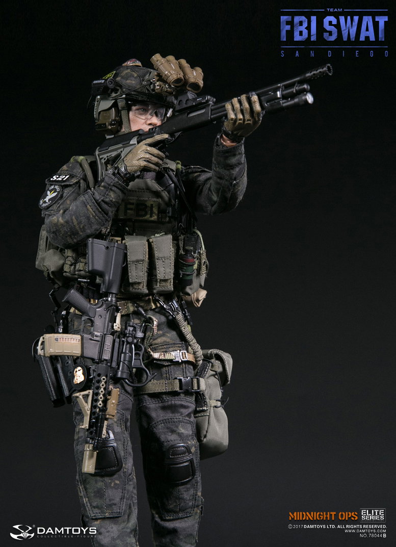 San Diego FBI SWAT agents' midnight operation image 3