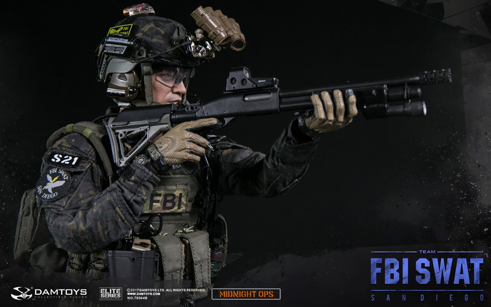 San Diego FBI SWAT agents' midnight operation image 4