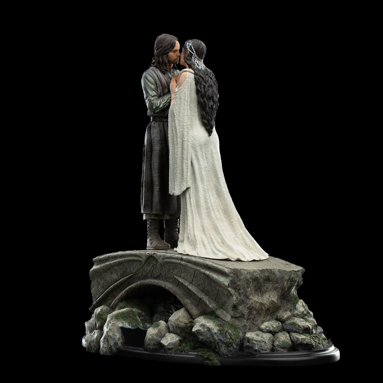 ARAGORN AND ARWEN image 5