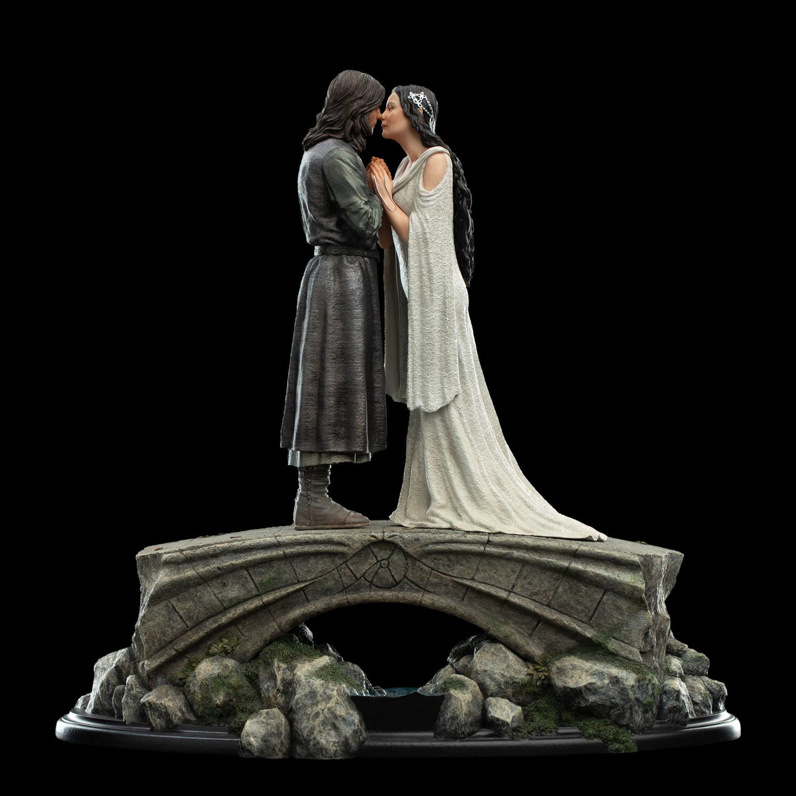 ARAGORN AND ARWEN image 6