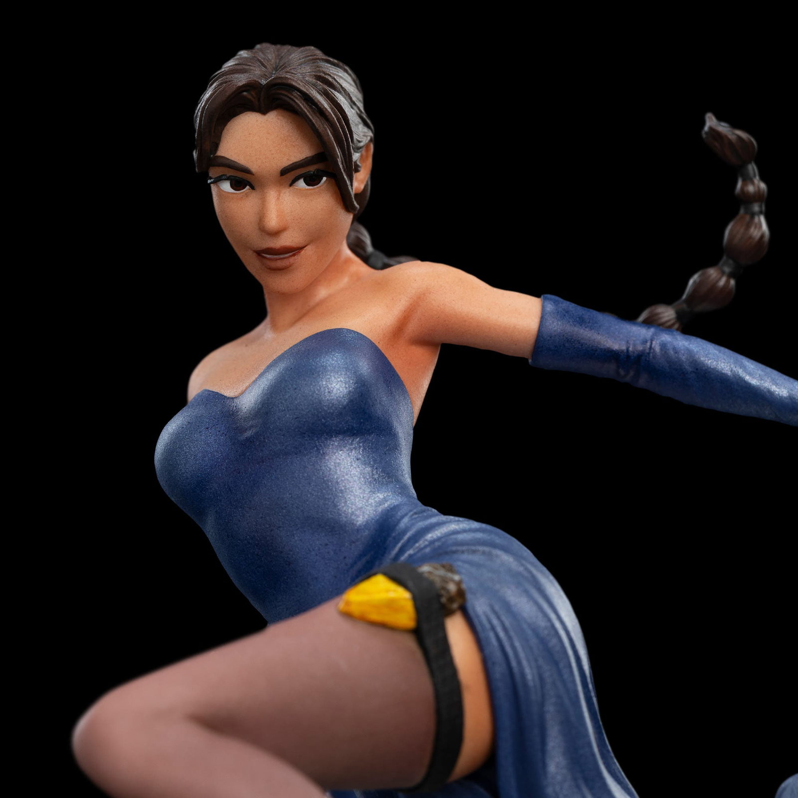 LARA CROFT A DEAL AT THE OPERA image 10