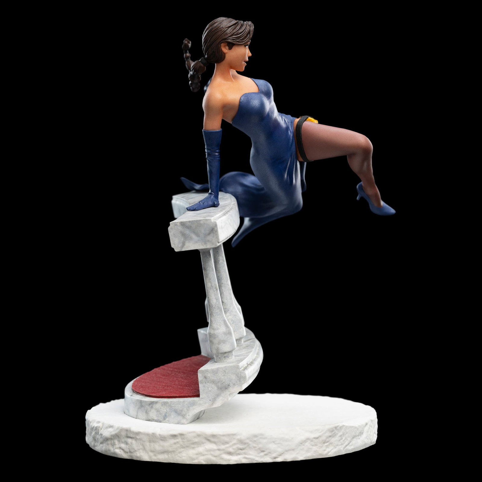 LARA CROFT A DEAL AT THE OPERA image 4