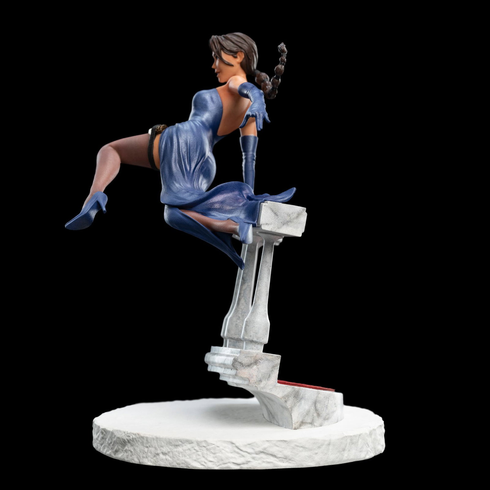 LARA CROFT A DEAL AT THE OPERA image 8