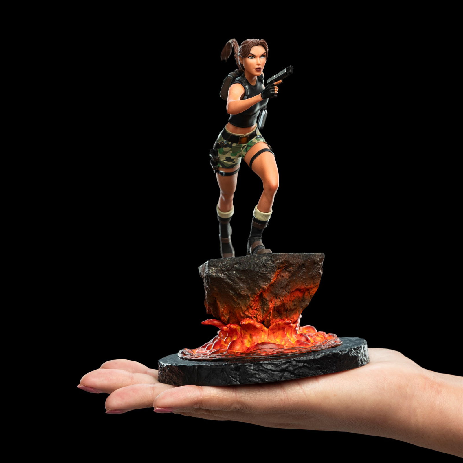 LARA CROFT THE SANCTUARY OF FLAME image 2