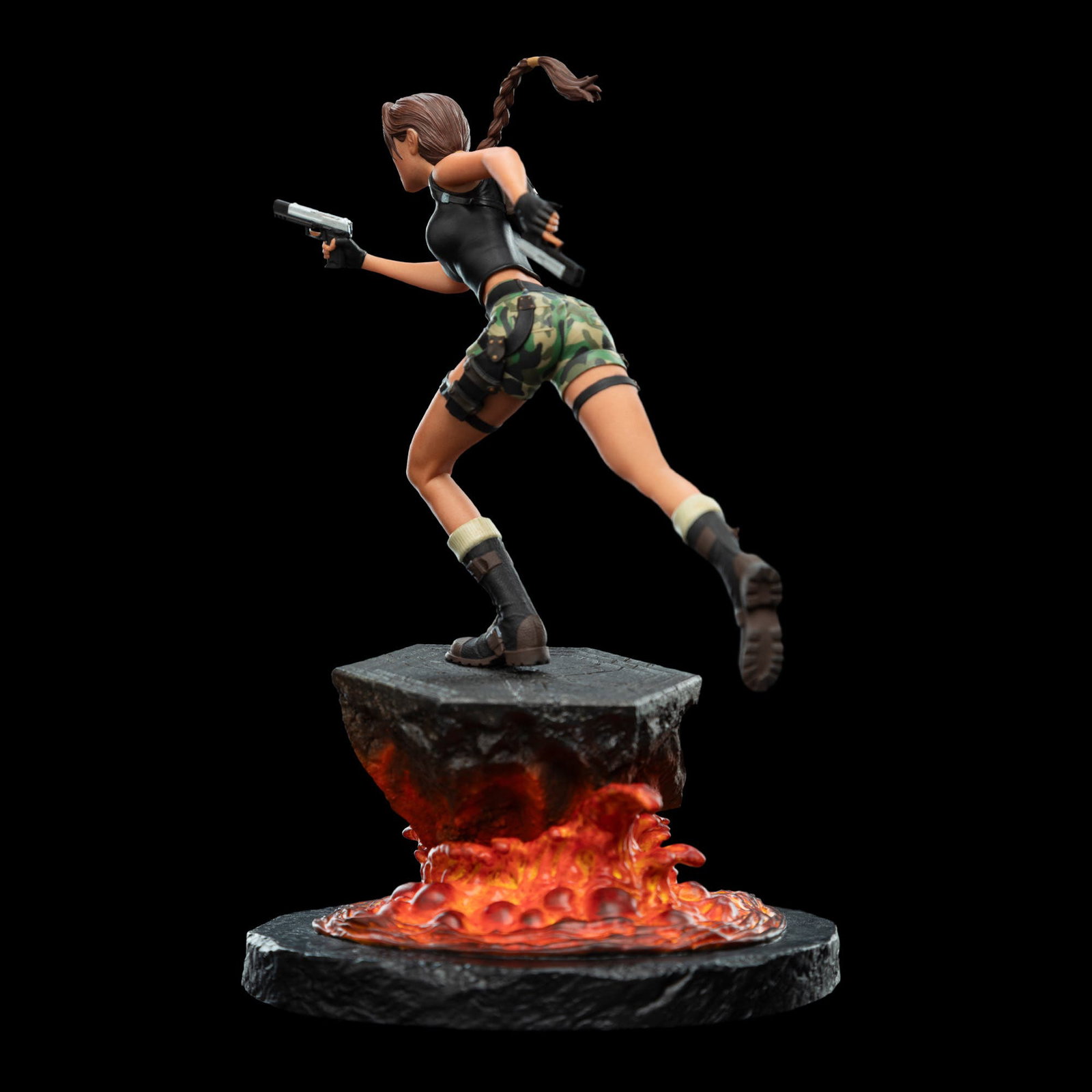 LARA CROFT THE SANCTUARY OF FLAME image 8