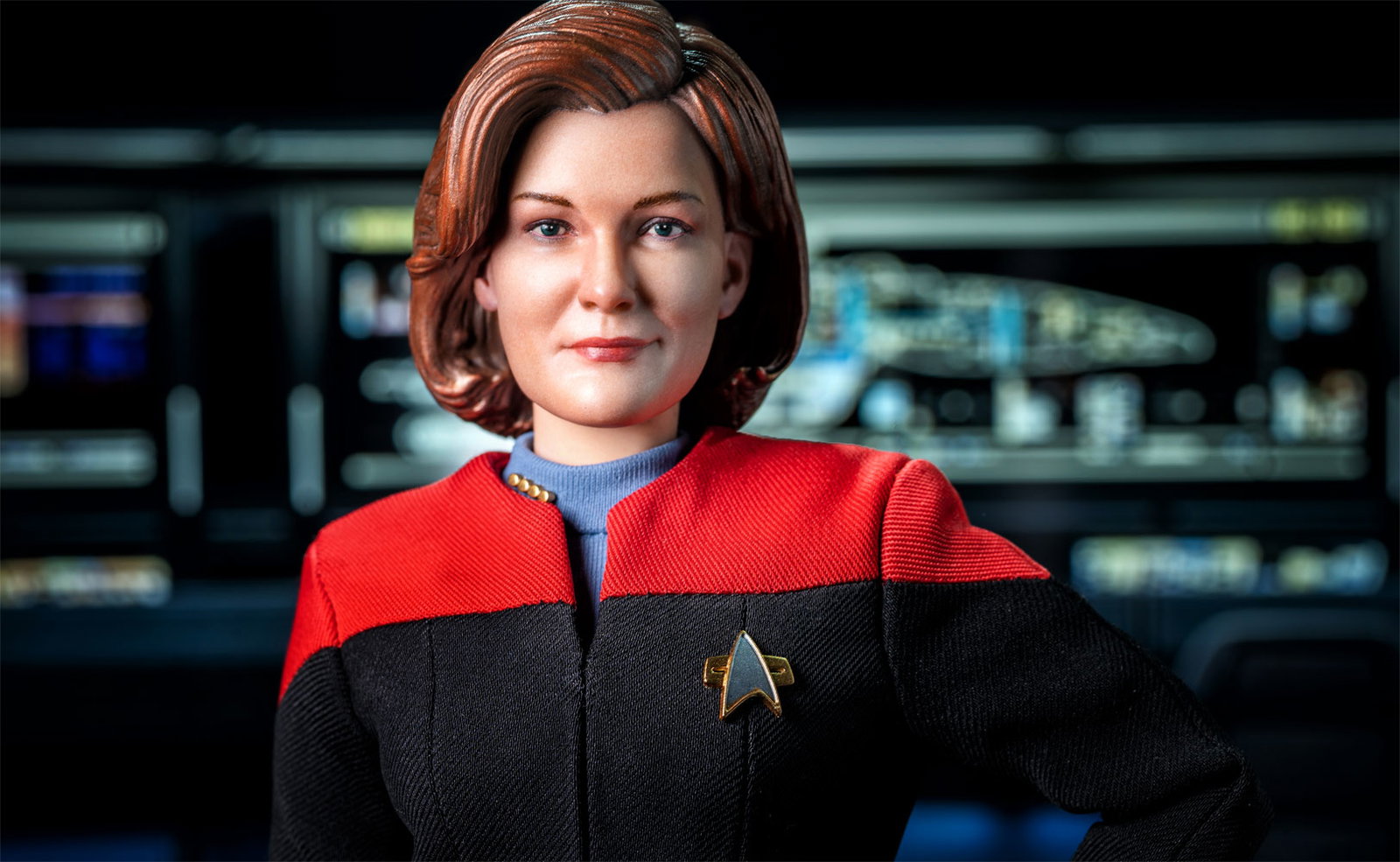 Captain Kathryn Janeway image 7