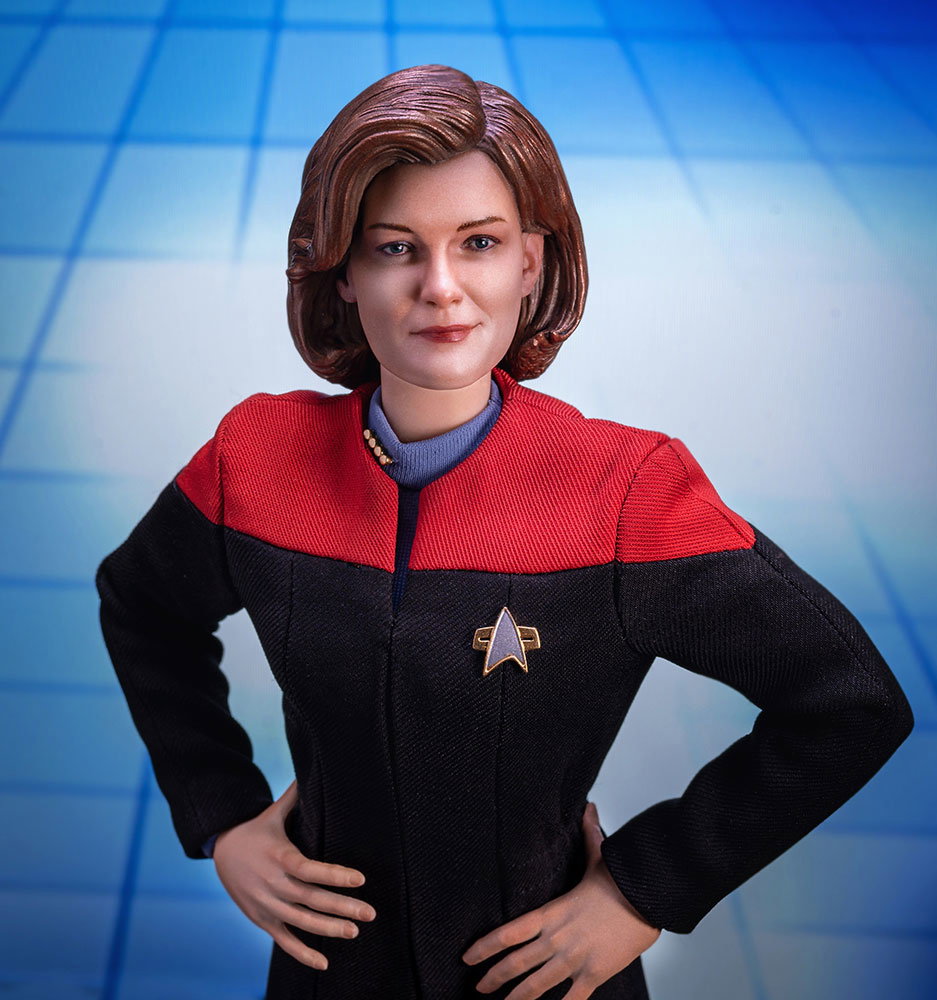 Captain Kathryn Janeway image 8