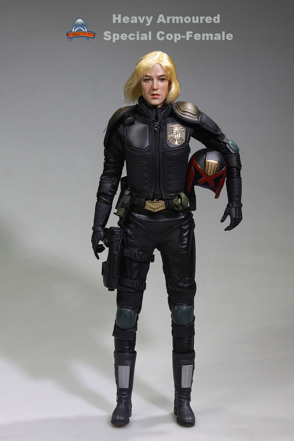 Heavy Armoured Special Cop Female image 2