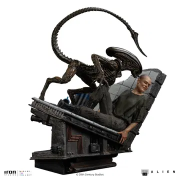 Ellen Ripley & Dog Alien - Alien 3