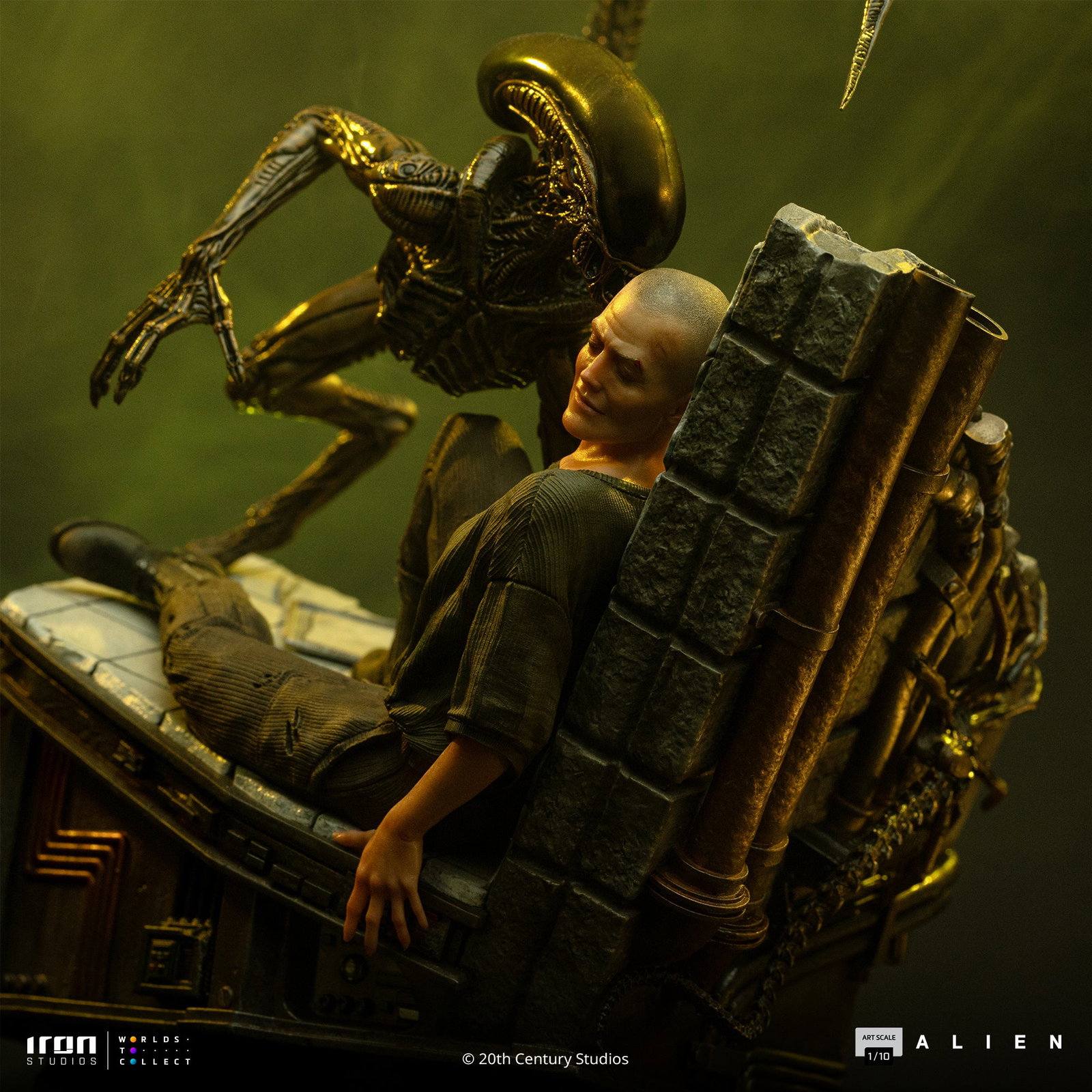 Ellen Ripley & Dog Alien - Alien 3 image 2