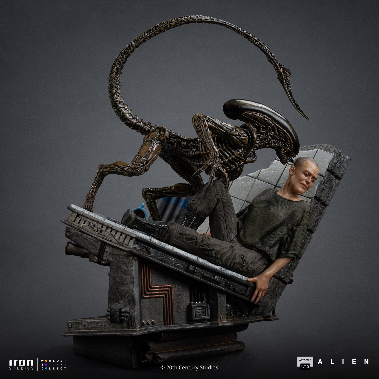 Ellen Ripley & Dog Alien - Alien 3 image 6
