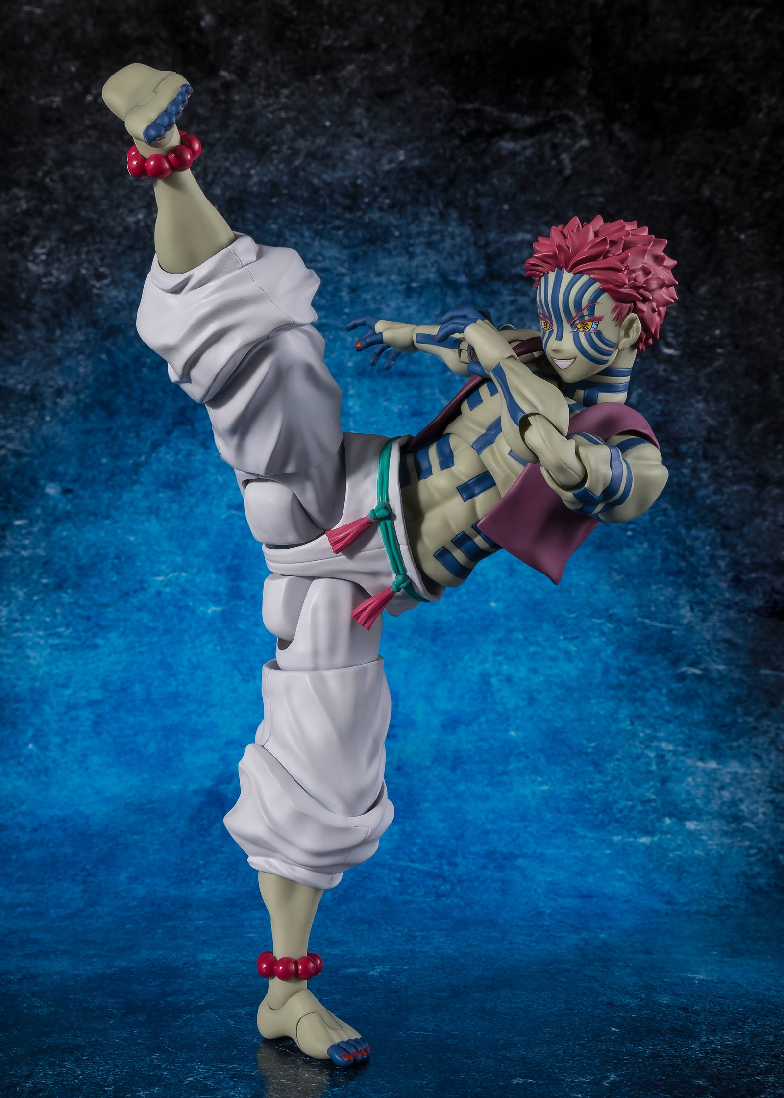 Demon Slayer: Kimetsu no Yaiba S.H.Figuarts Akaza image 4
