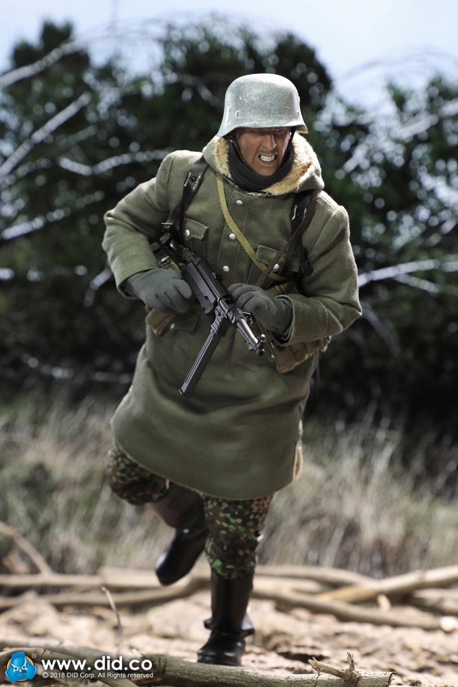 SS-Panzer-Division Das Reich MG42 Gunner - Egon image 3