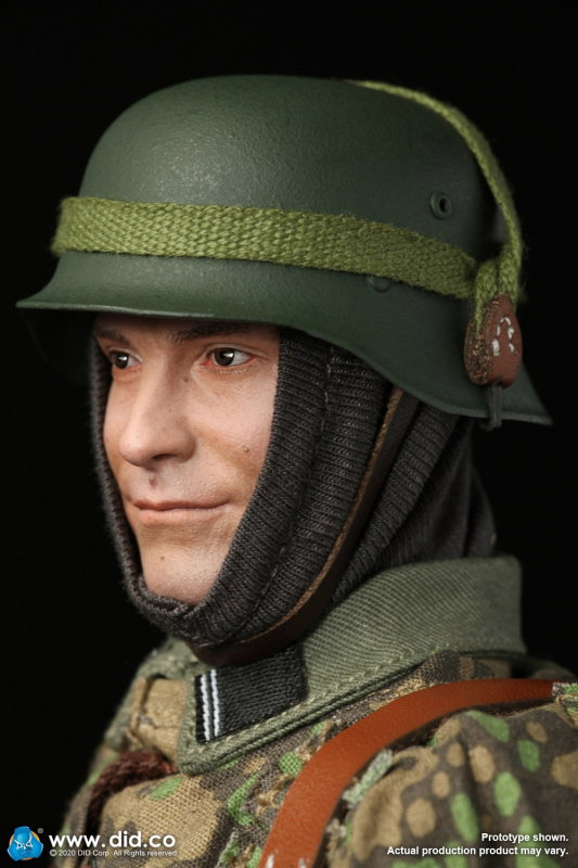 WWII Germany 20th Waffen Grenadier Division Of The SS (1st Estonian) Radio
Operator - Dennis image 10