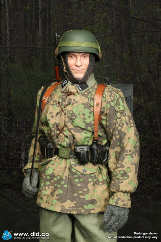 WWII Germany 20th Waffen Grenadier Division Of The SS (1st Estonian) Radio
Operator - Dennis image 5