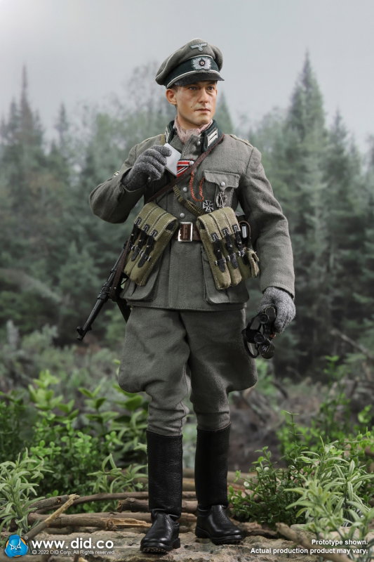 WWII German WH Infantry Oberleutnant - Winter image 2