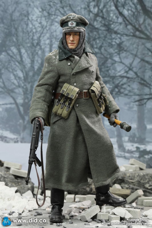 WWII German WH Infantry Oberleutnant - Winter image 3