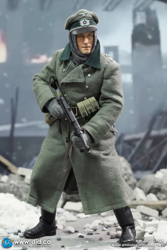 WWII German WH Infantry Oberleutnant - Winter image 4