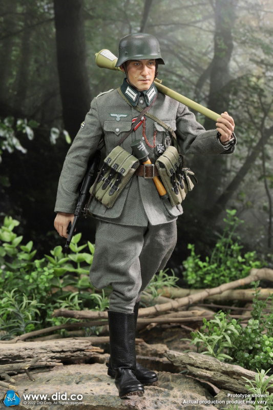 WWII German WH Infantry Oberleutnant - Winter image 5