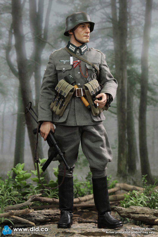 WWII German WH Infantry Oberleutnant - Winter image 8