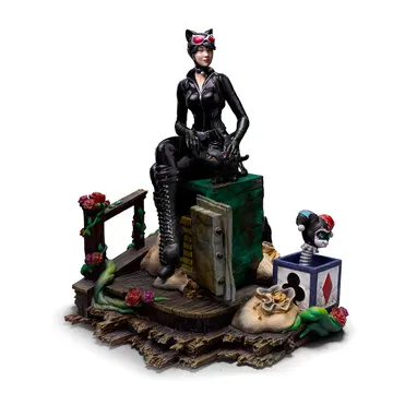 Catwoman Deluxe Gotham City Sirens
