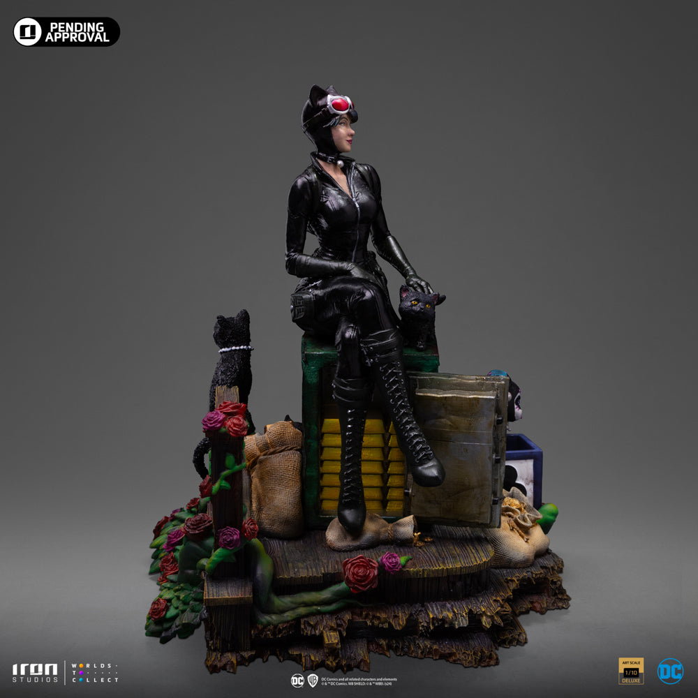 Catwoman Deluxe Gotham City Sirens image 4
