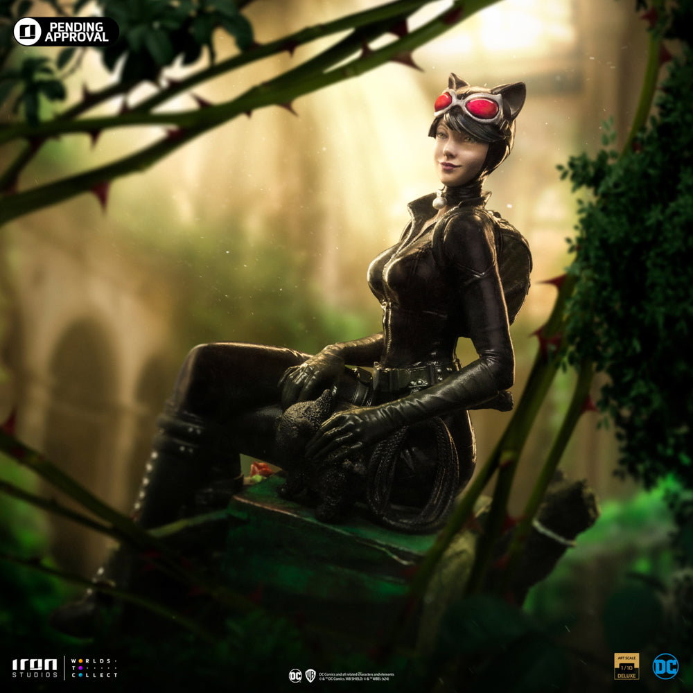 Catwoman Deluxe Gotham City Sirens image 7