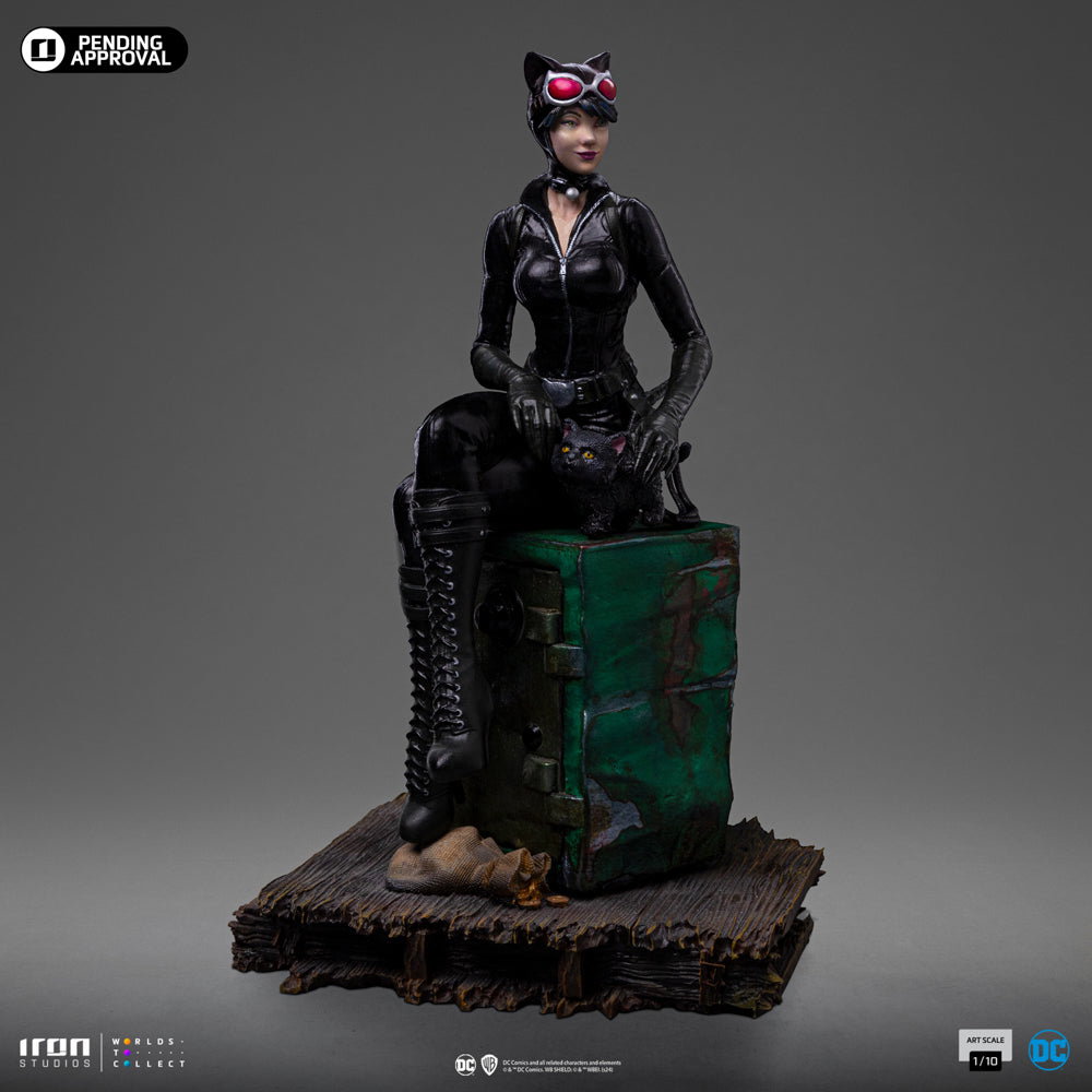 Catwoman Gotham City Sirens image 3