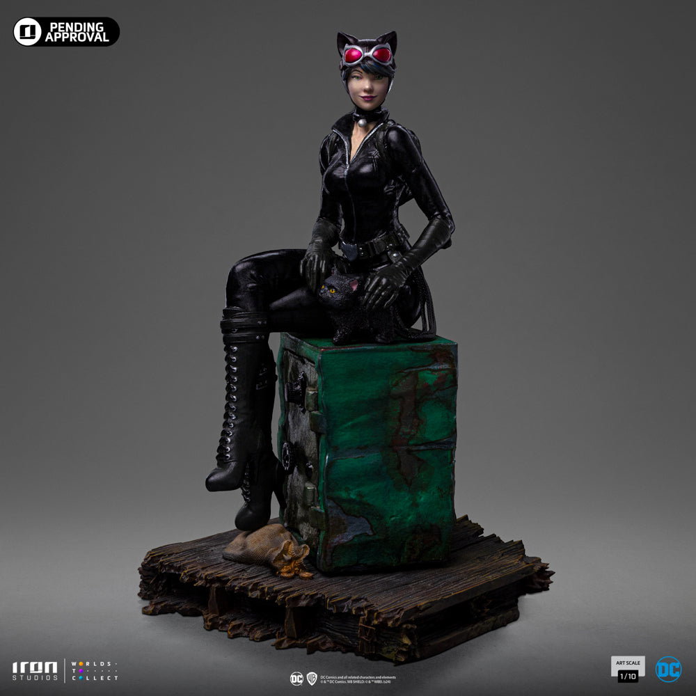 Catwoman Gotham City Sirens image 6