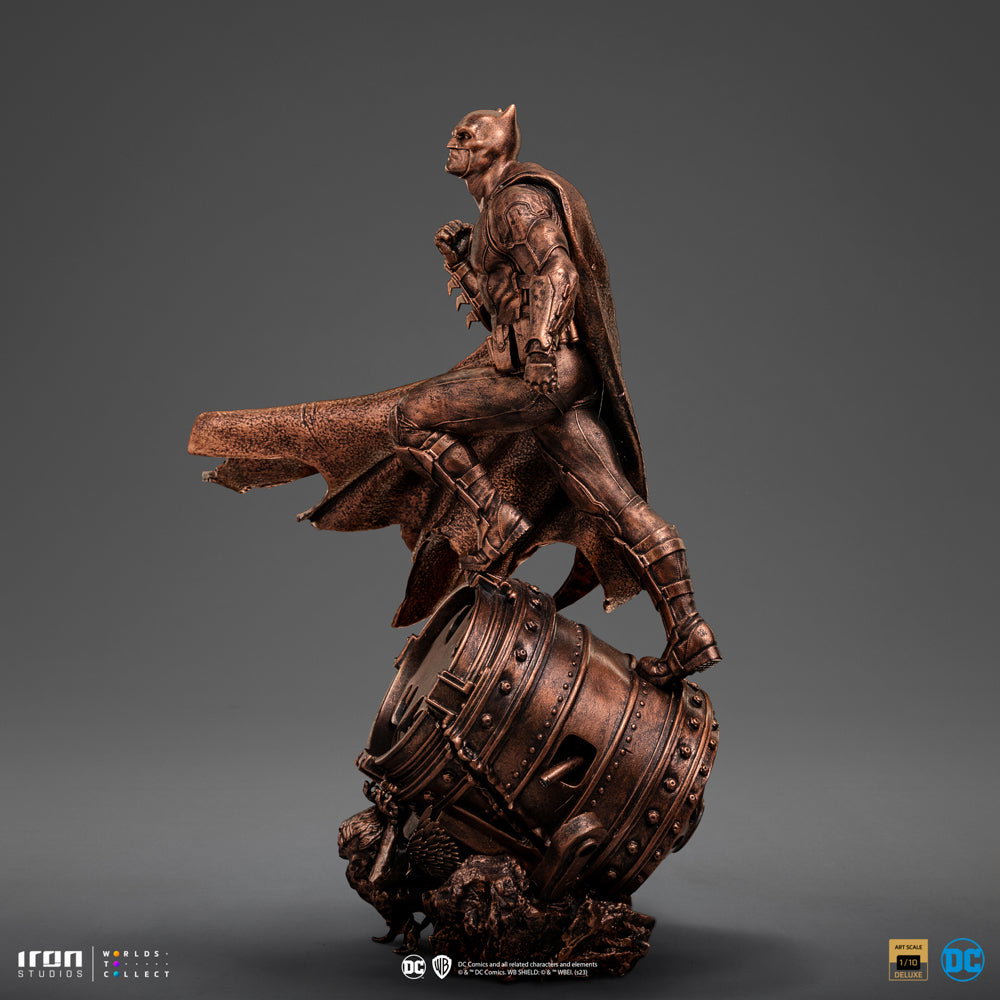 Batman Deluxe (Bronze Version) DC Comics image 4