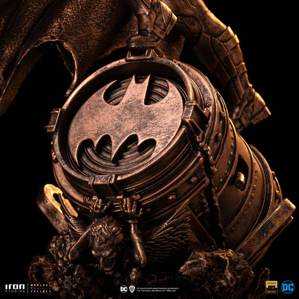 Batman Deluxe (Bronze Version) DC Comics image 7