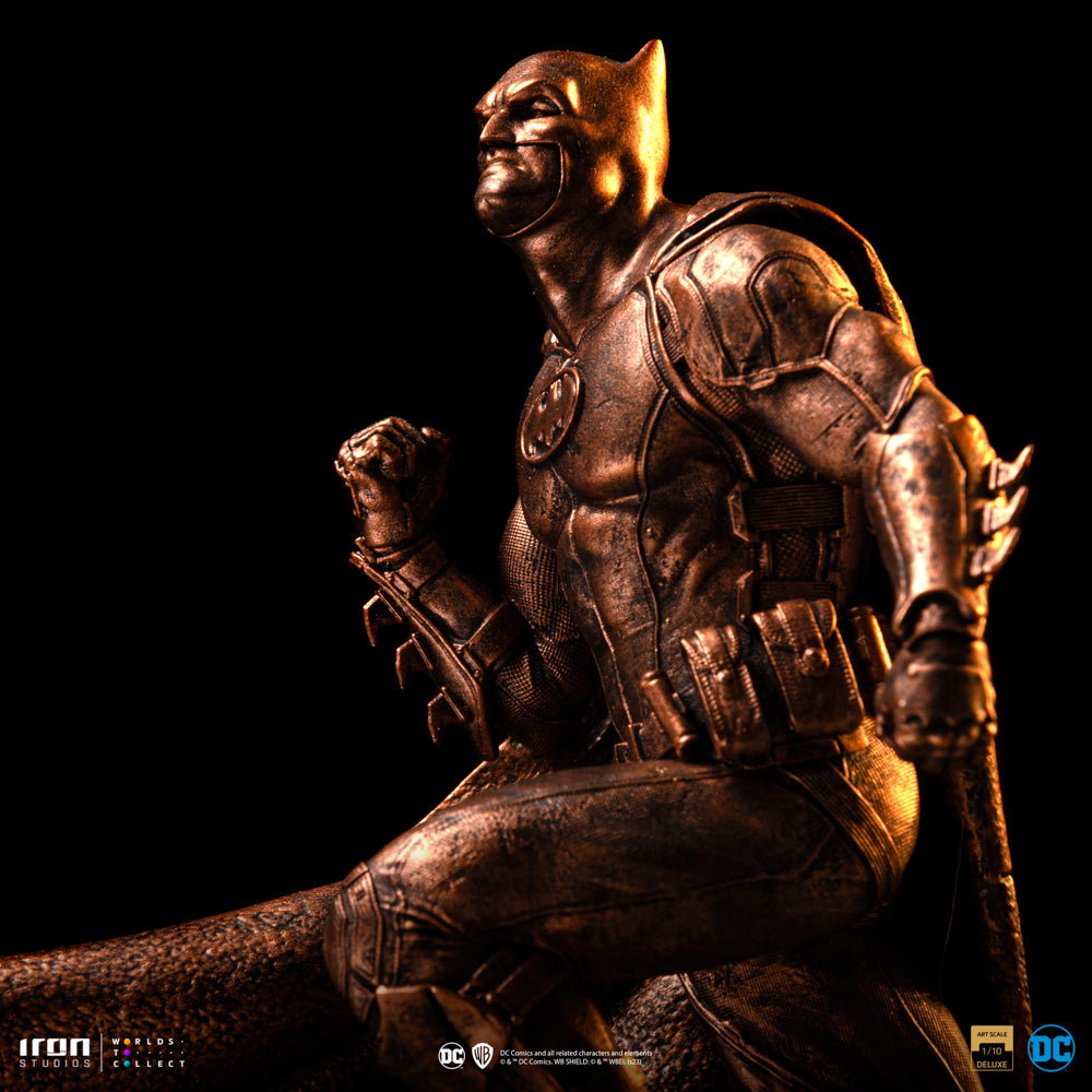 Batman Deluxe (Bronze Version) DC Comics image 8