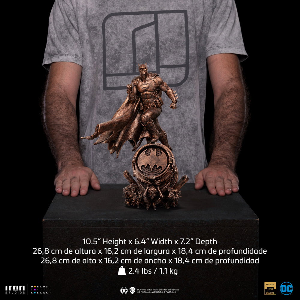Batman Deluxe (Bronze Version) DC Comics image 9