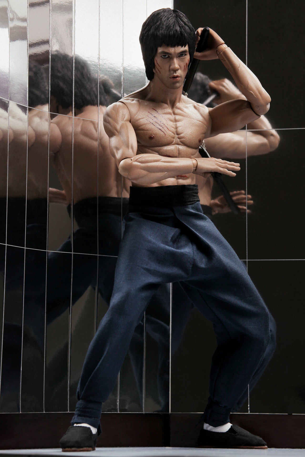 Enter The Dragon - Lee [With Bonus Accessory] image 3
