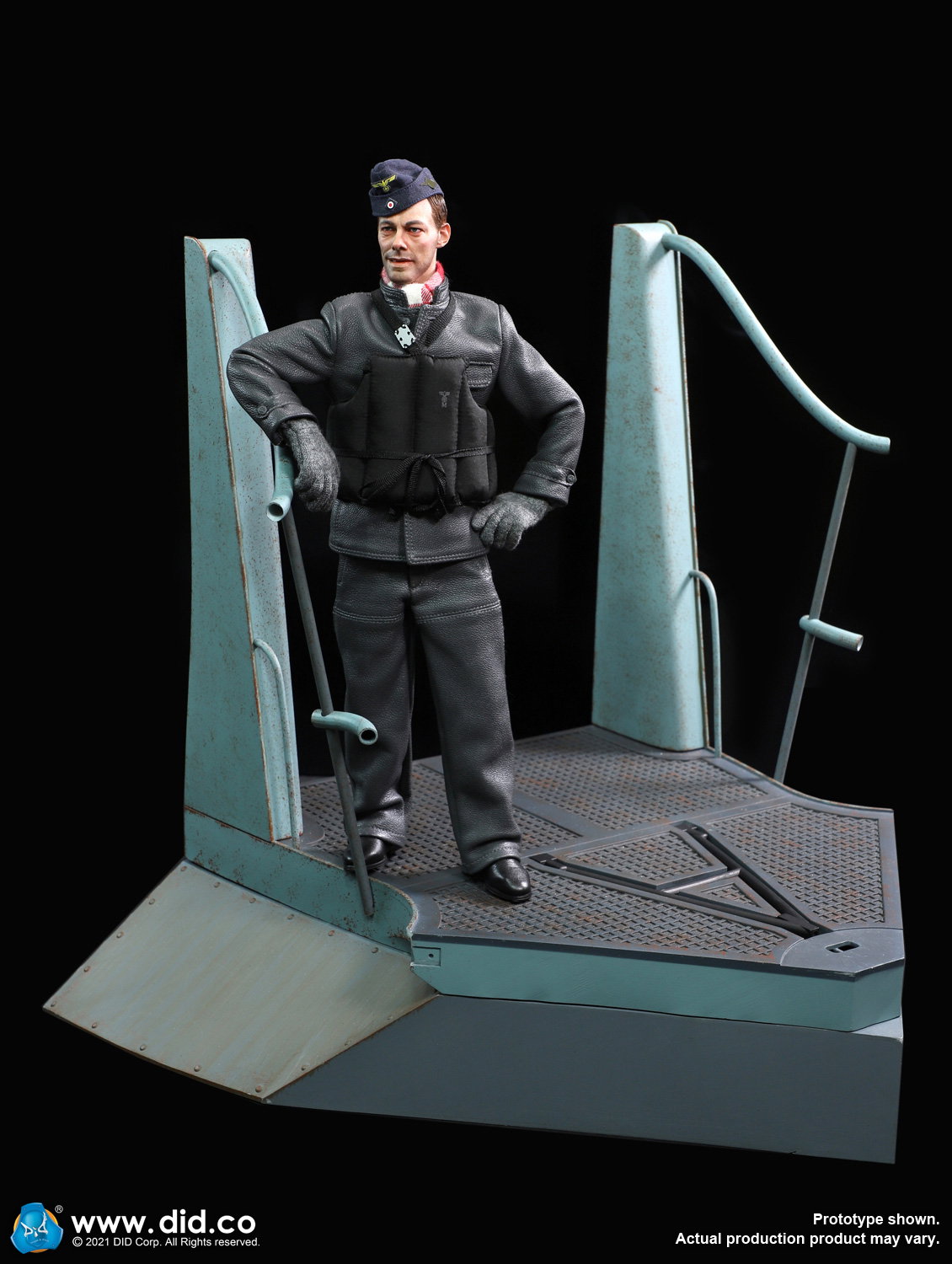 E60059C German U-Boat Conning tower gun deck diorama part C image 2