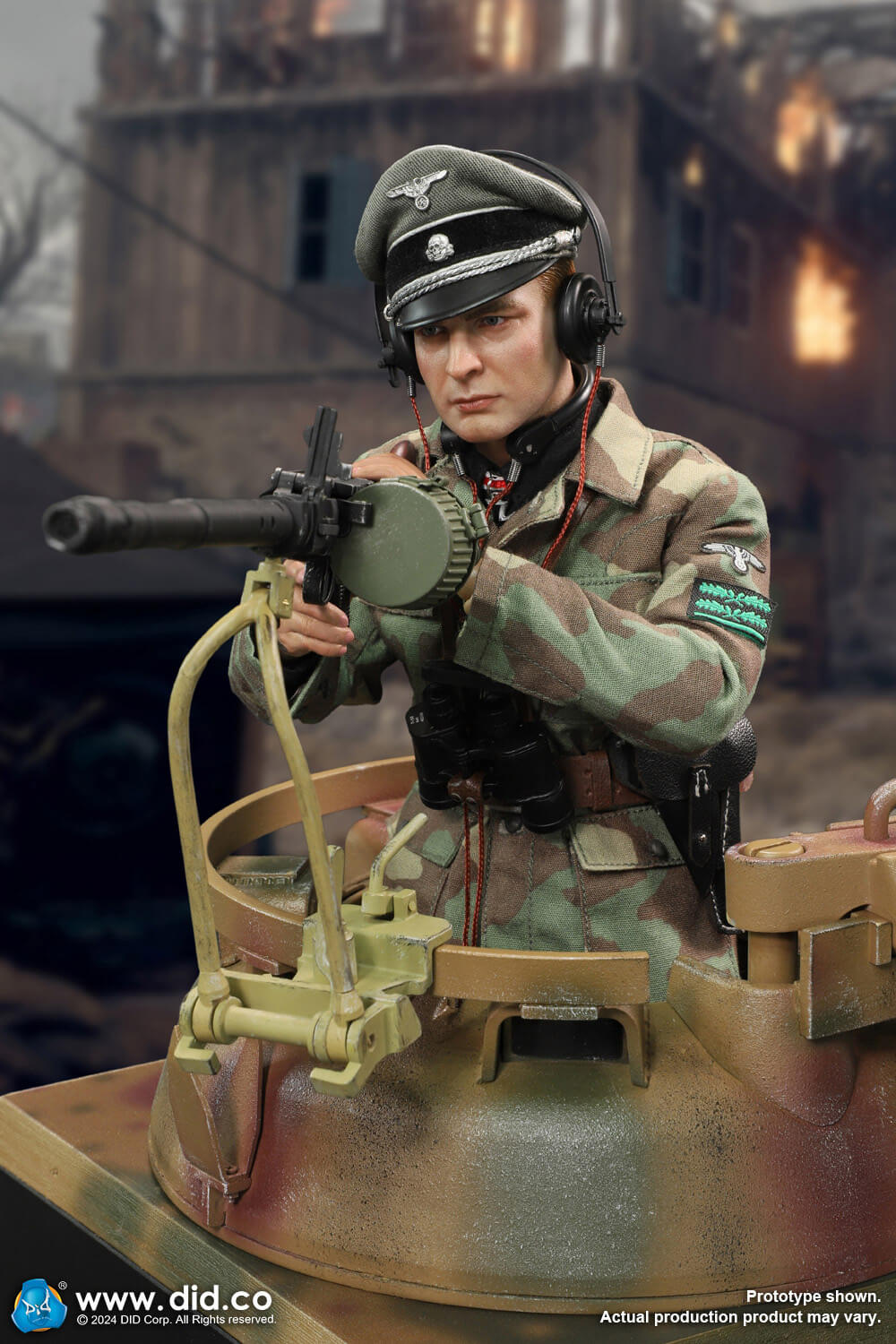 Panther tank diorama with MG34 image 6